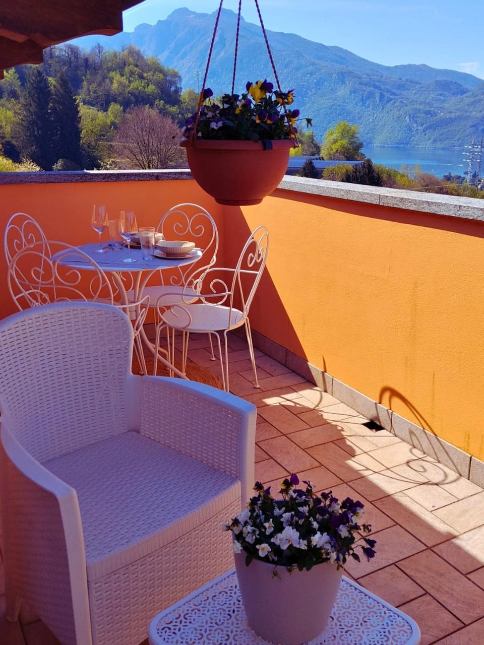 Balcony/Terrace, Lake view