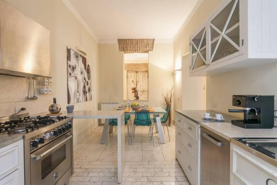 BORGO PIO - quite and spacious apt Apartment in Rome