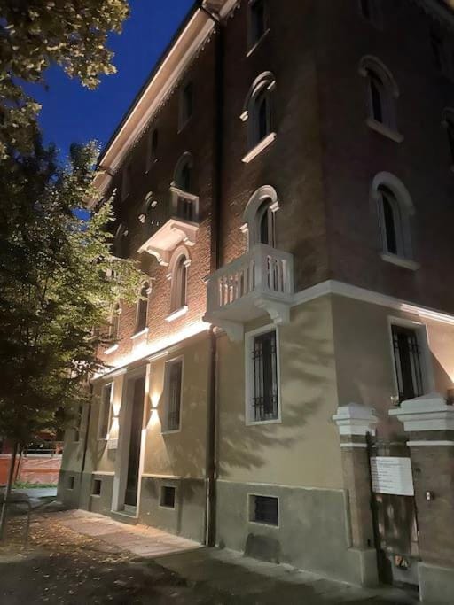 Cucchiari Suite 5B Apartment in Modena