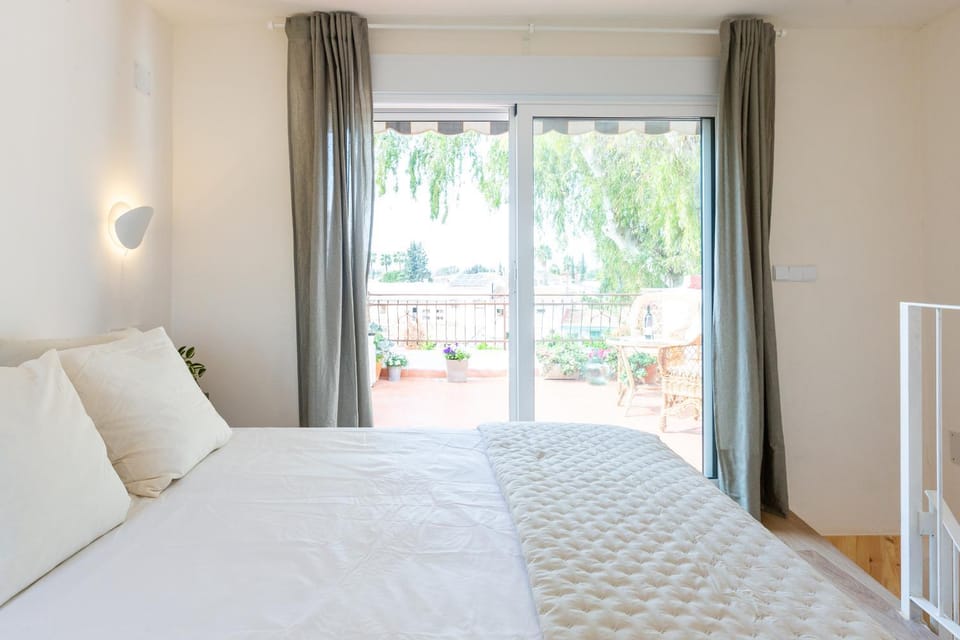 Bed, Balcony/Terrace, Bedroom