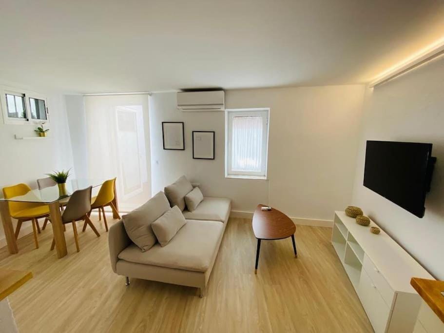 Mini loft con patio en la Alameda de Sevilla Apartment in Seville