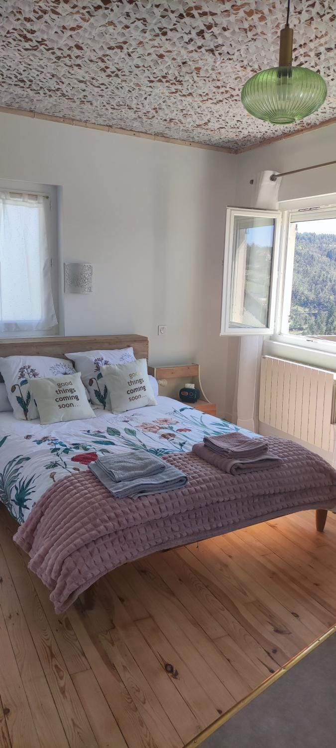 Bed, Bedroom
