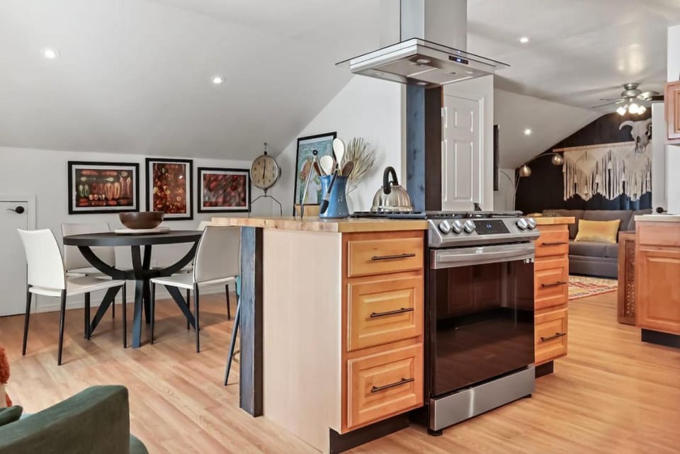 Spacious Studio Unit 5 with Gorgous Canyon Views Apartment in La Plata County
