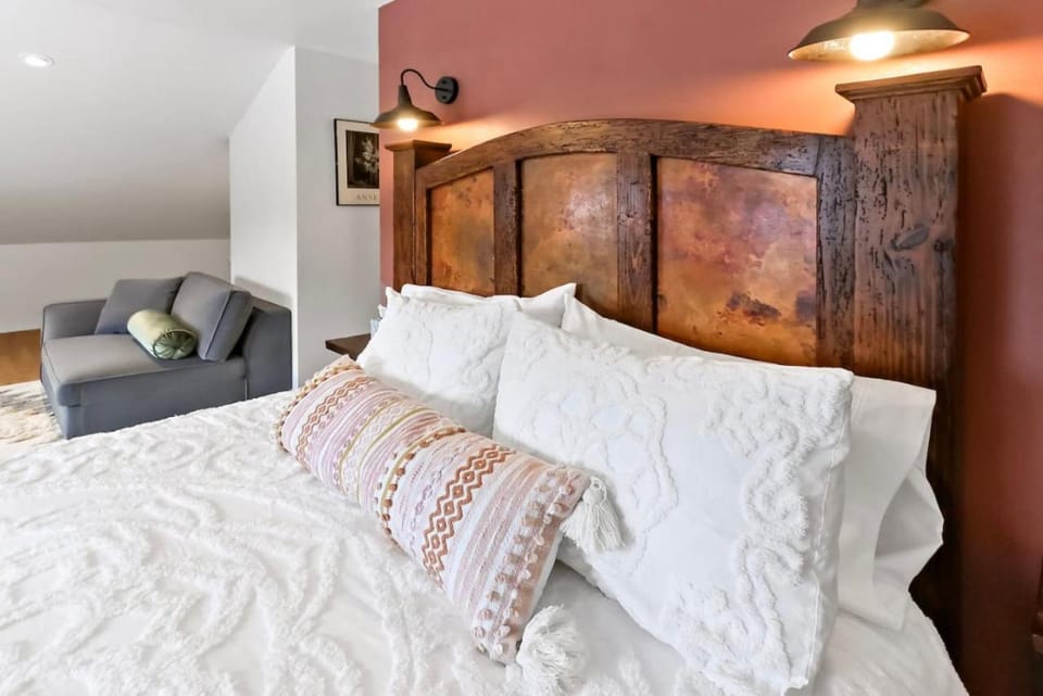 Spacious Studio Unit 5 with Gorgous Canyon Views Apartment in La Plata County