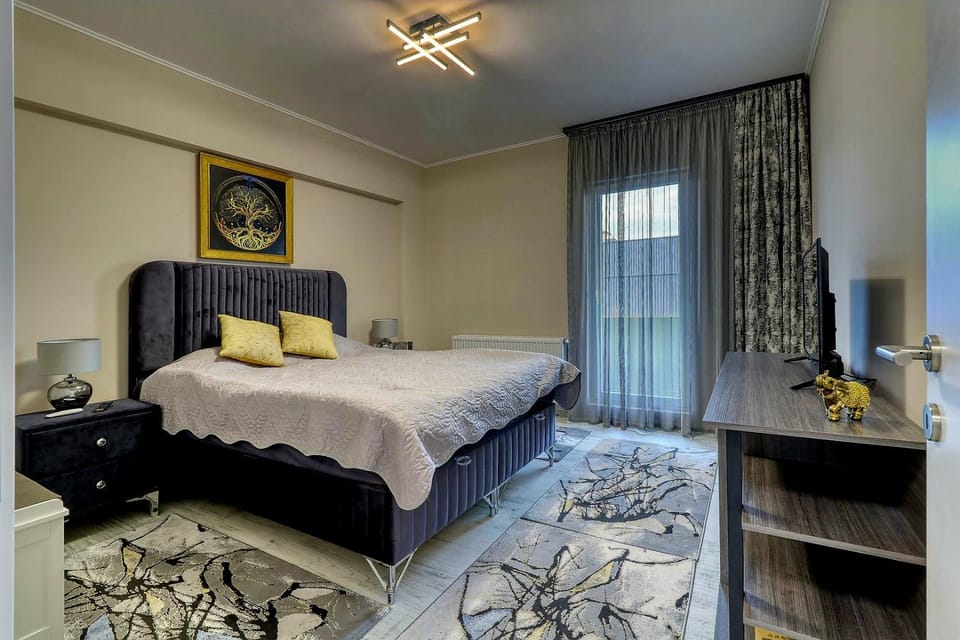 Bedroom, locker, storage