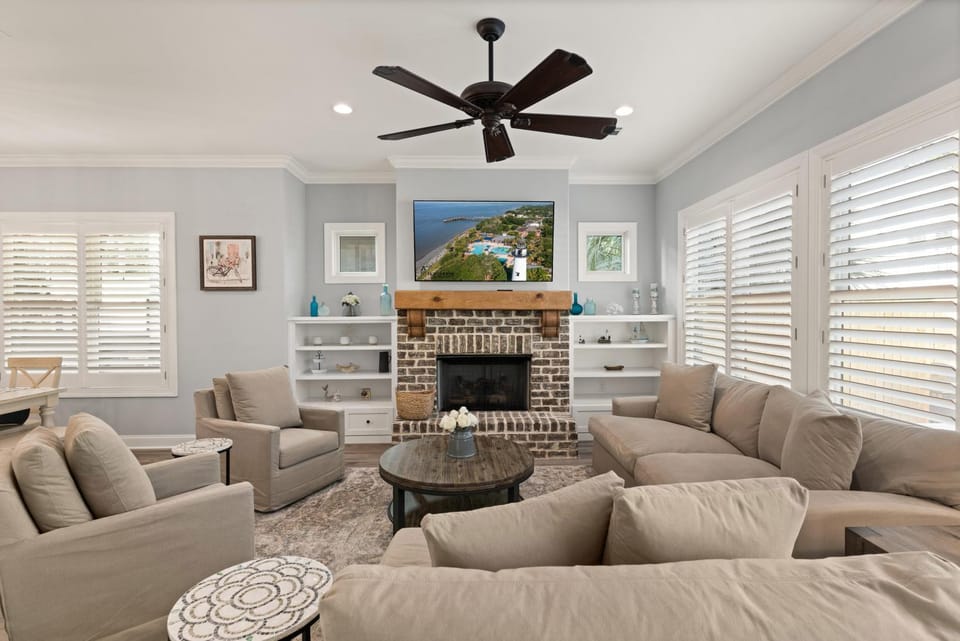 Dancing In The Moonlight - 108 Gould Street House in Saint Simons Island