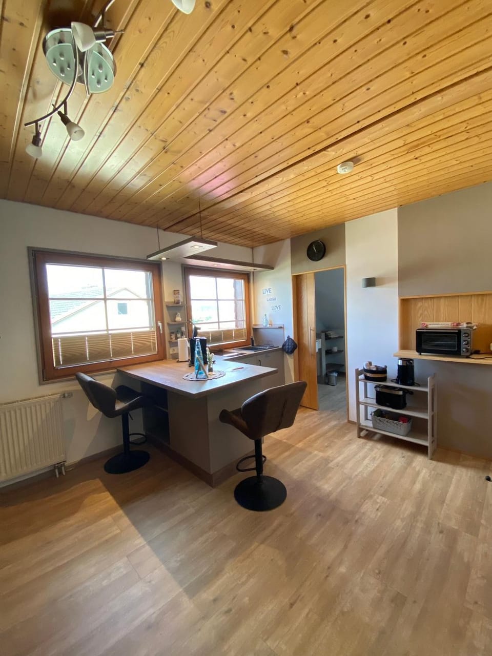 Kitchen or kitchenette, Seating area, Dining area