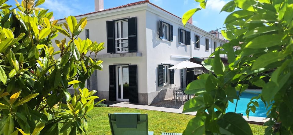 Property building, Garden, Garden view, Pool view, Swimming pool