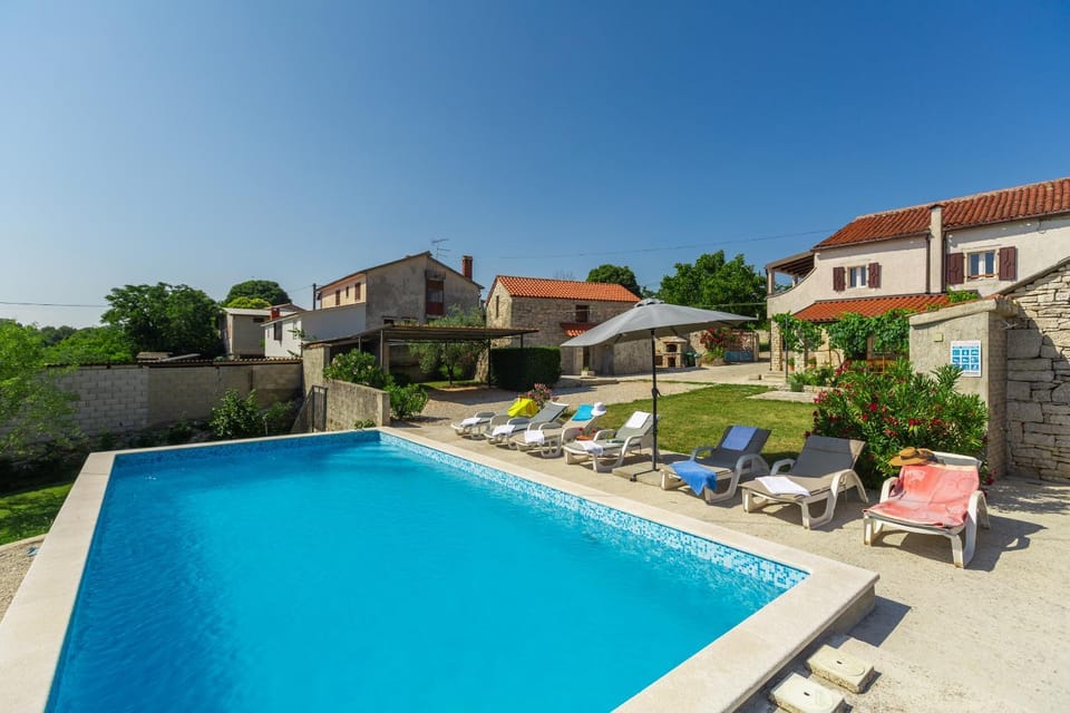 Property building, Swimming pool