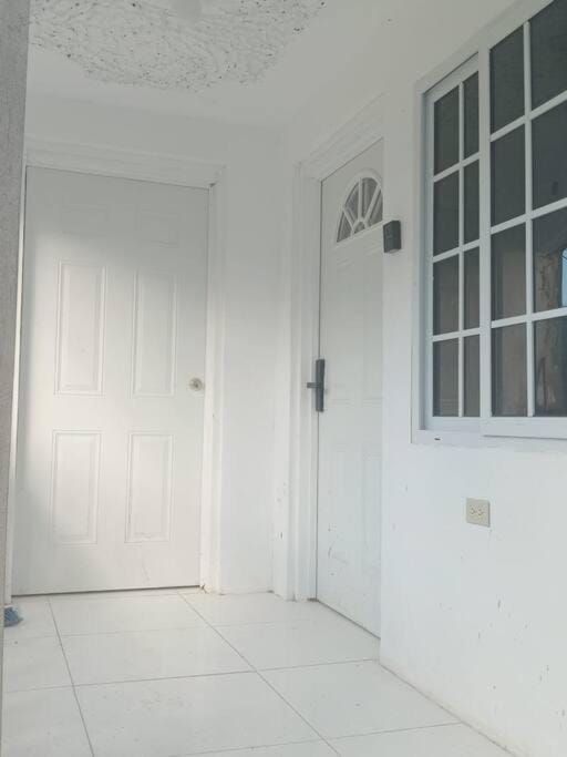 Cozy 2 bed in Ocho Rios House in Ocho Rios