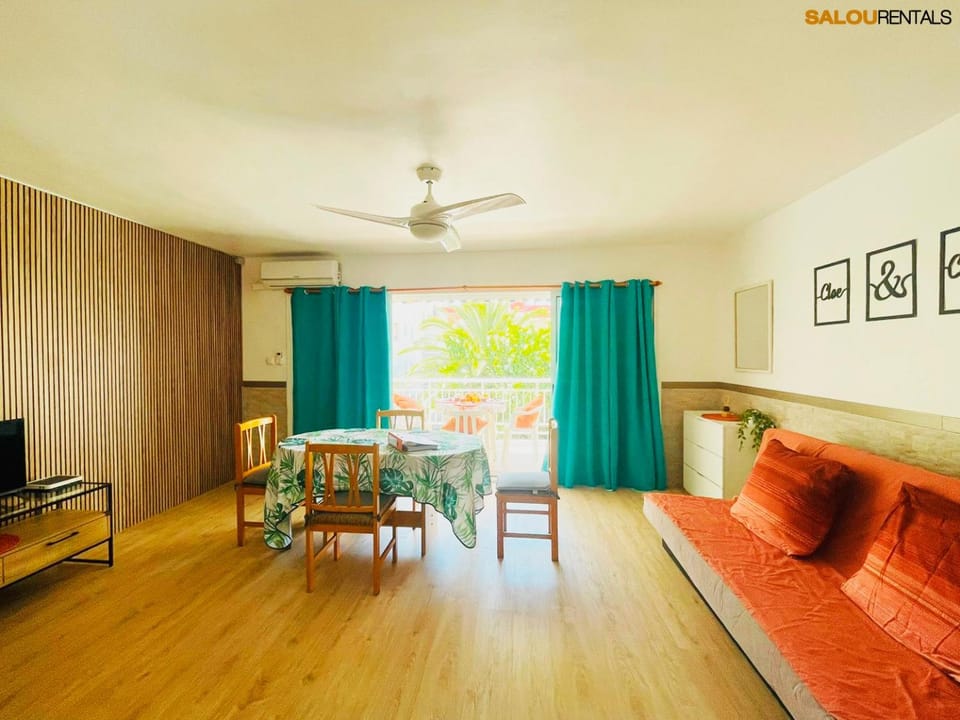 Communal lounge/ TV room, TV and multimedia, Living room, internet, air conditioner
