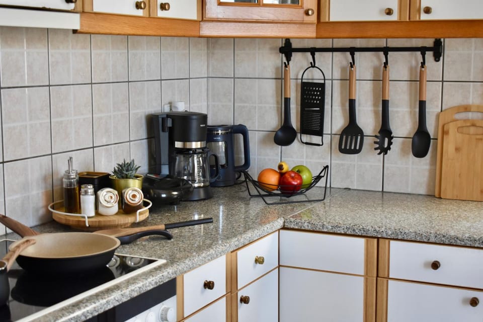 Coffee/tea facilities, pet friendly, stove, kitchen