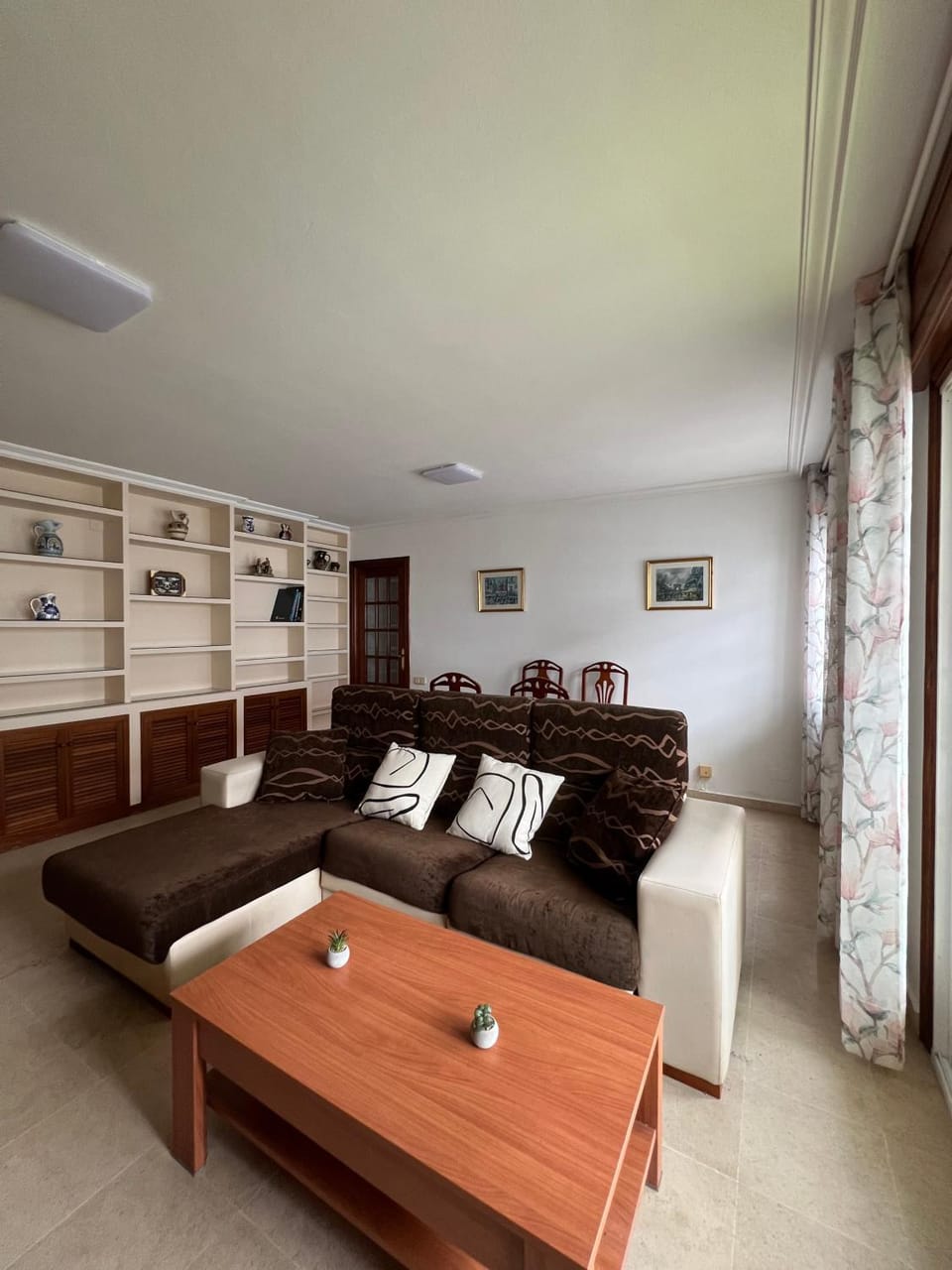 TV and multimedia, Living room, Dining area