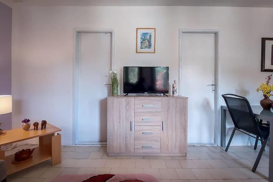 TV and multimedia, Dining area