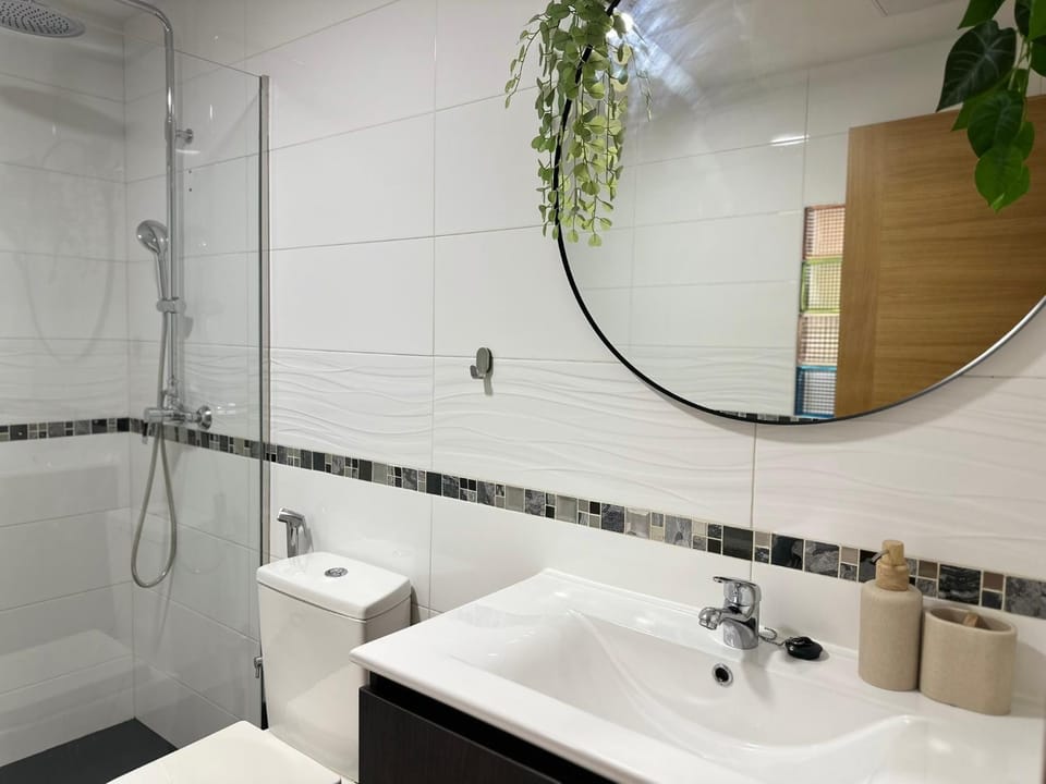 Bathroom, towels