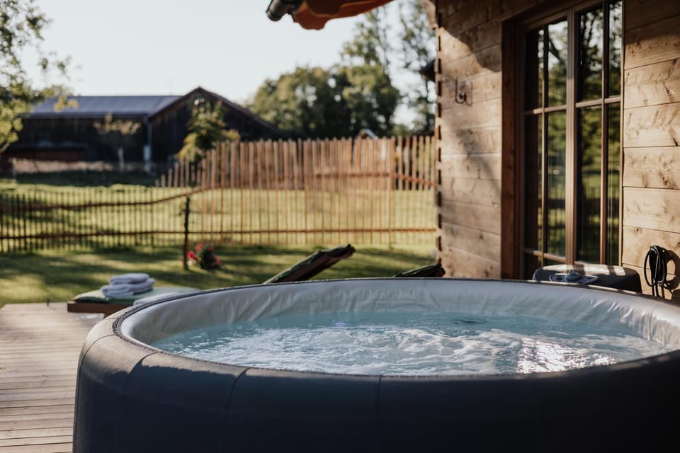 Hot Tub, Swimming pool