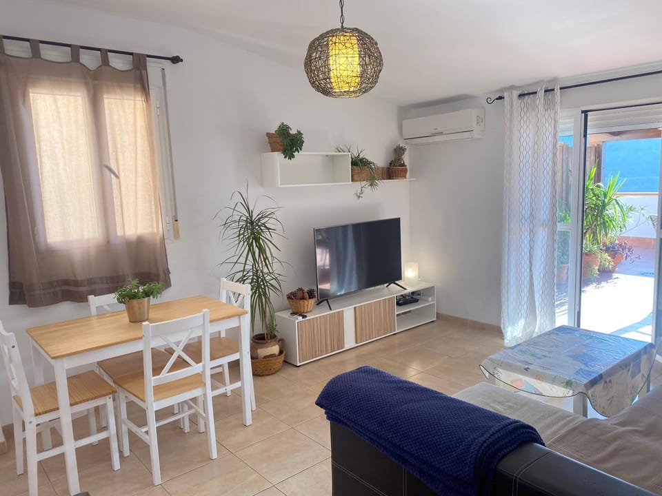 TV and multimedia, Living room, Dining area