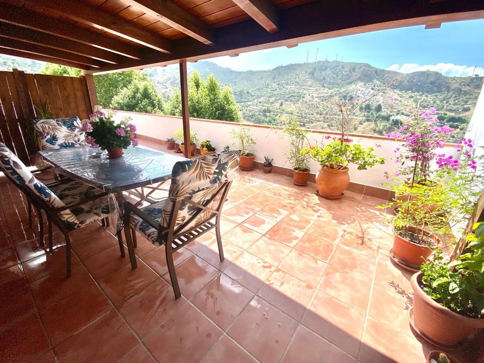 View (from property/room), Balcony/Terrace, Mountain view
