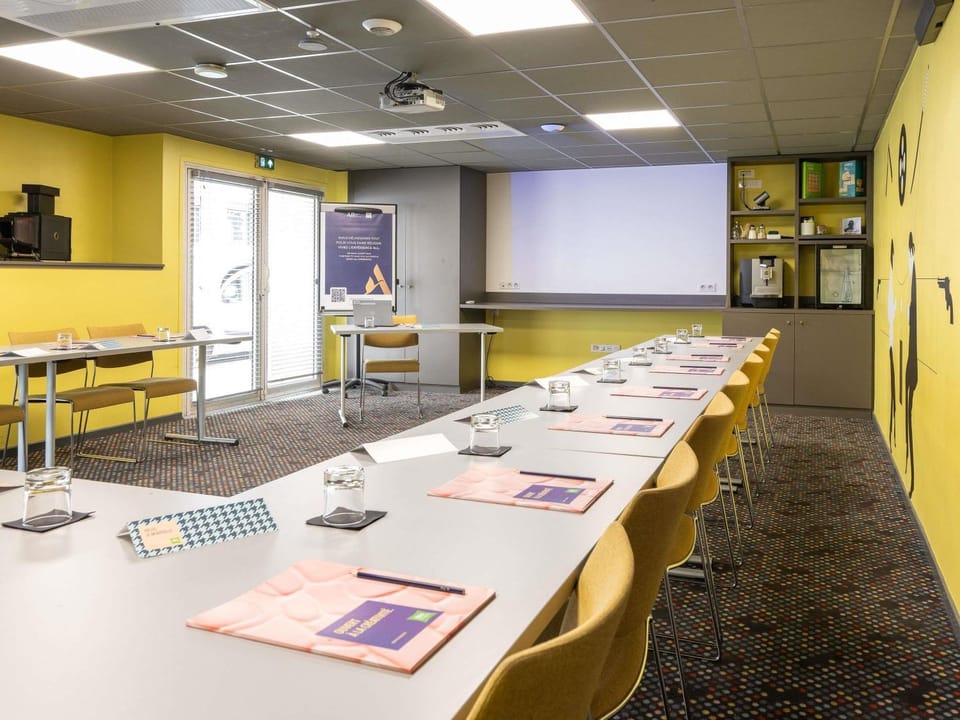Meeting/conference room