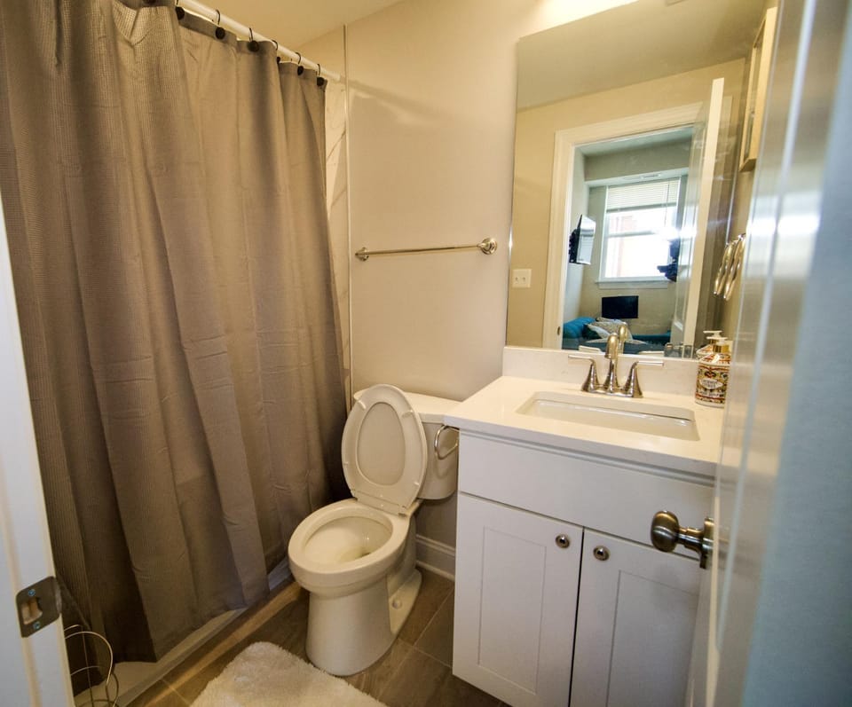 The Chey:Modern and Intimate Apartment in District of Columbia
