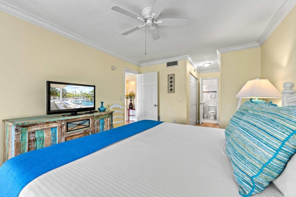 Dans Florida Condos Sea Esta at Runaway Bay House in Bradenton Beach