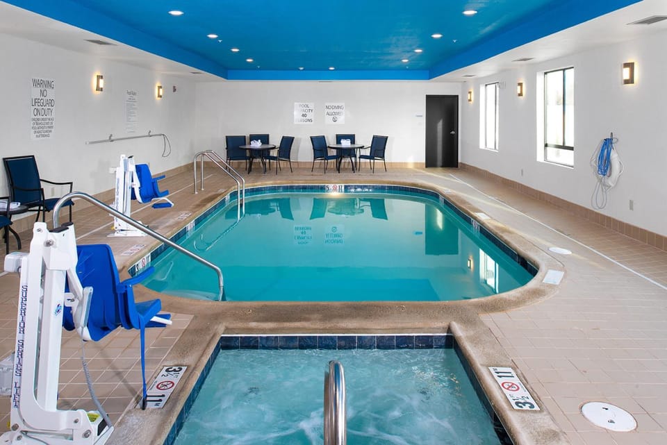 Swimming pool, Swimming pool