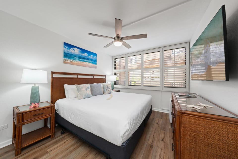 Kamaole Sands 7307 · KAS 7307 Remodeled Condo Across Beach w Poo House in Kamaole