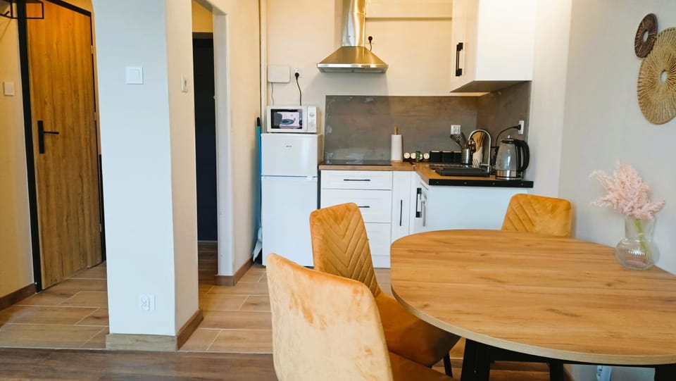 Kitchen or kitchenette, Living room, Seating area, Dining area, minibar