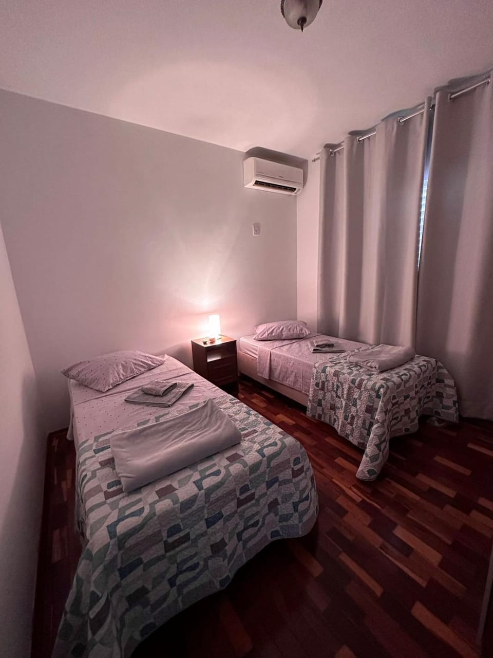 Bed, Photo of the whole room, air conditioner