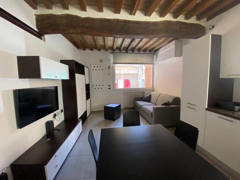 Communal lounge/ TV room, TV and multimedia, Kitchen or kitchenette, Living room, Seating area, Dining area, Evening entertainment