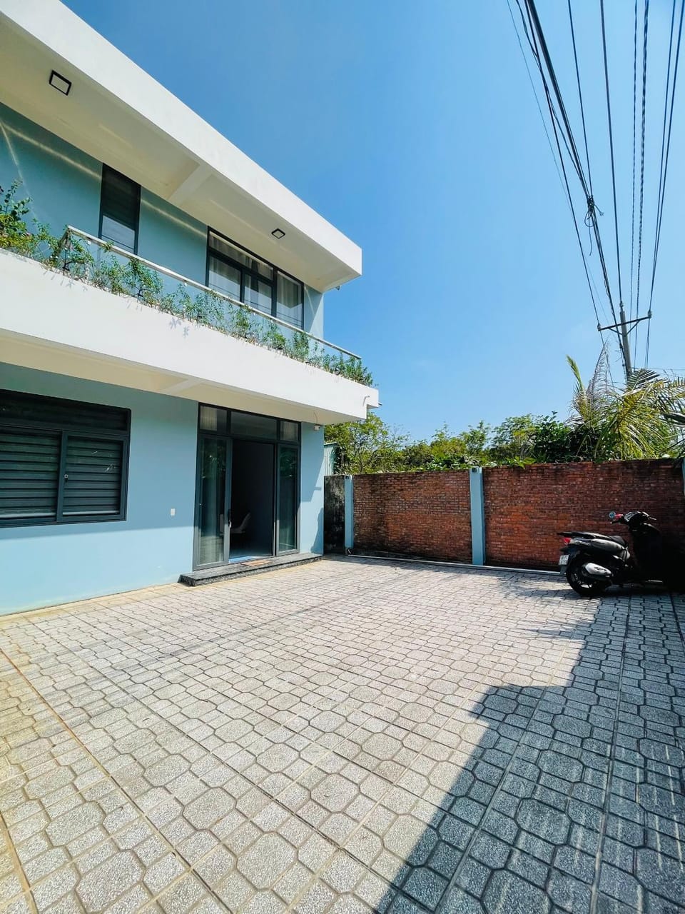 Property building, Day