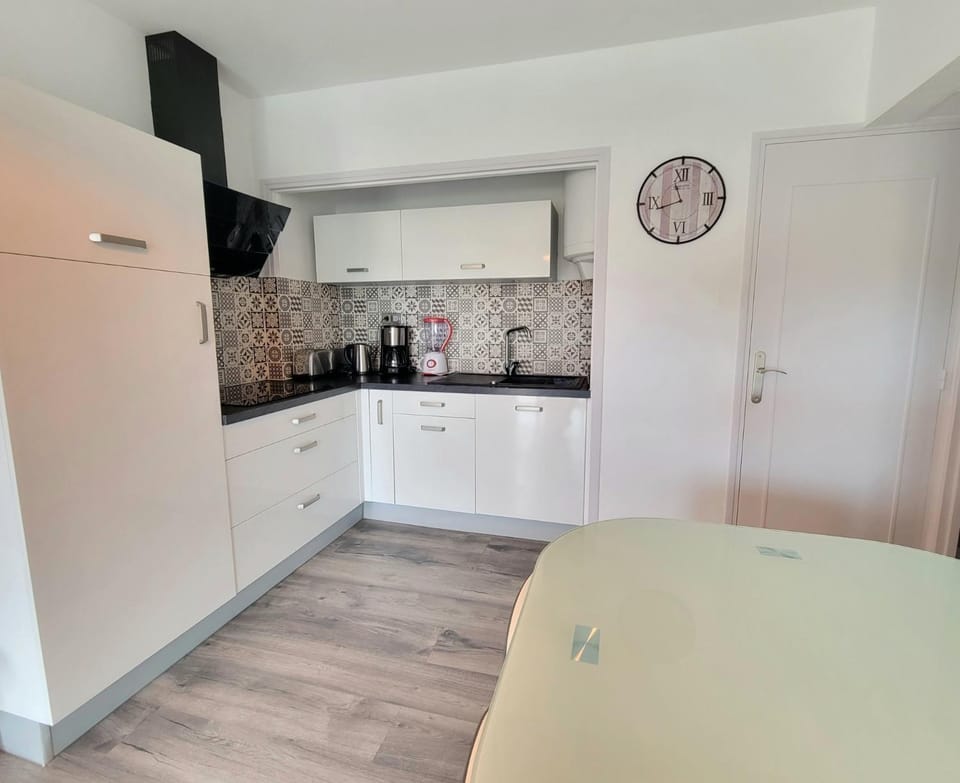 Charming love nest near the sea Apartment in Fréjus