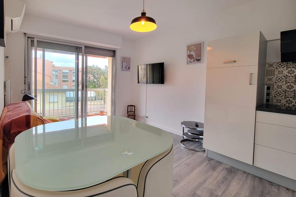 Charming love nest near the sea Apartment in Fréjus