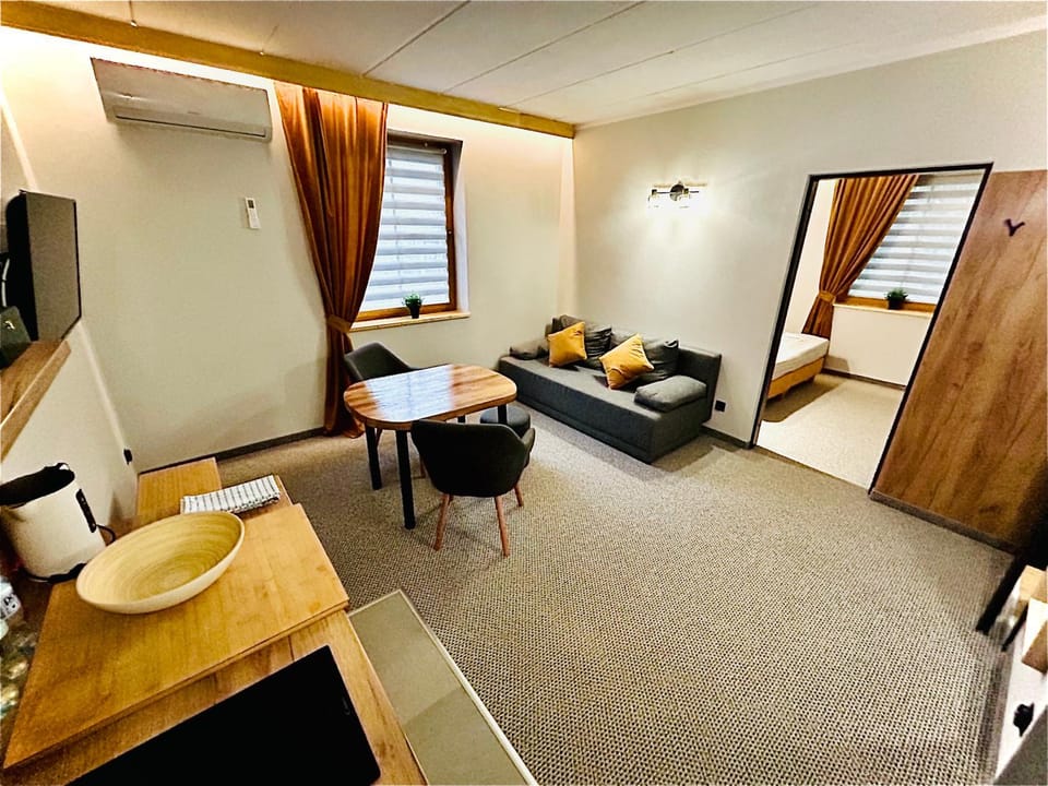 TV and multimedia, Living room, Dining area