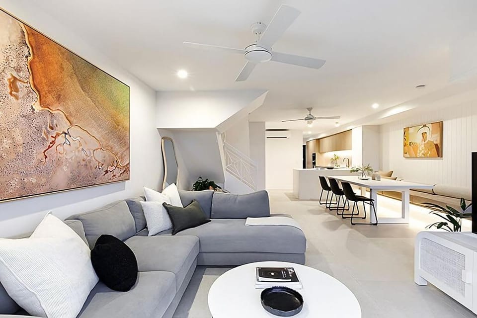 Sunrise Luxury Beach Retreat With Views House in Sunrise Beach