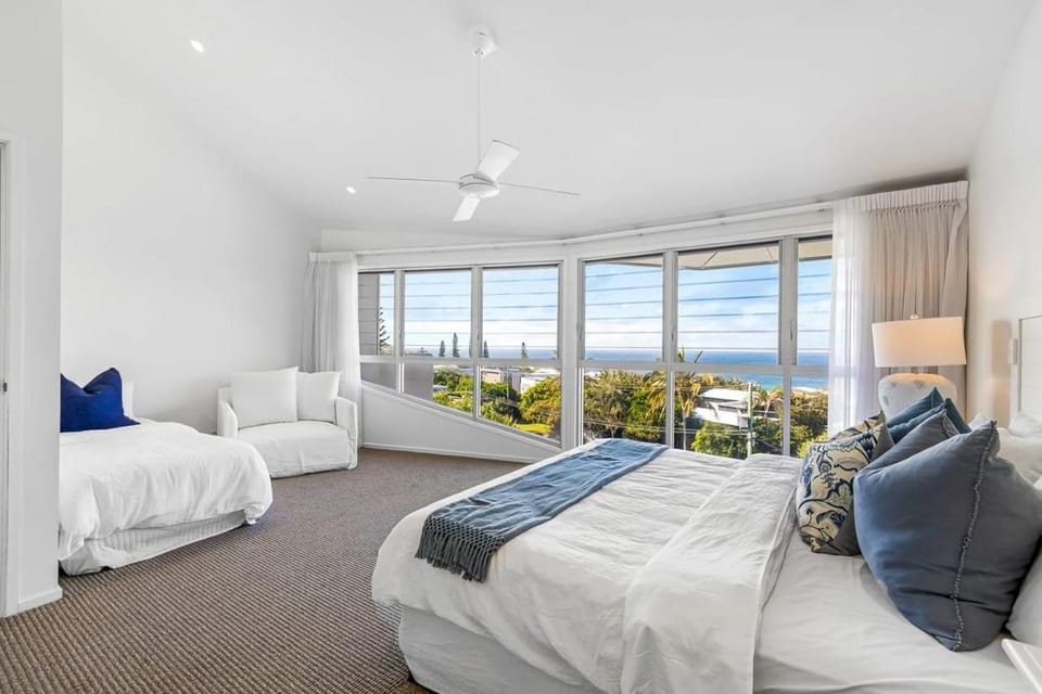 8 Andari Sunshine Luxury 1min to Beach Apartment in Noosa Heads