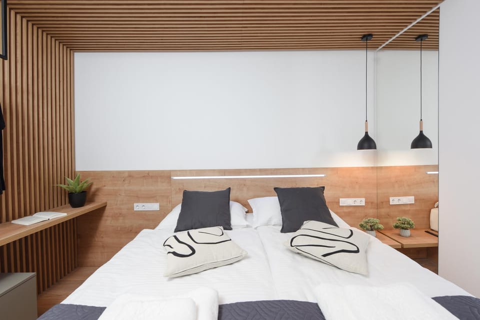 Bed, Photo of the whole room, Bedroom