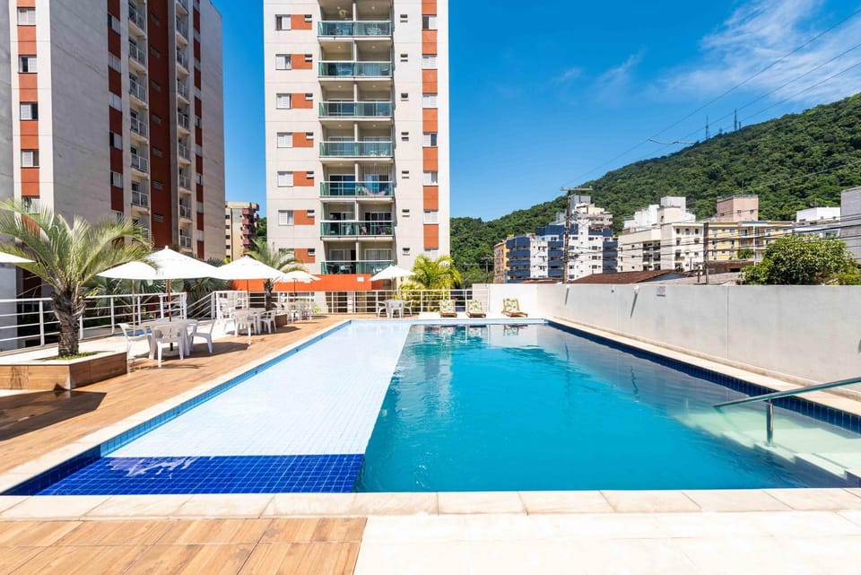 Guarujá - 10 min da praia da Enseada/Wifi/Piscina Apartment in State of São Paulo