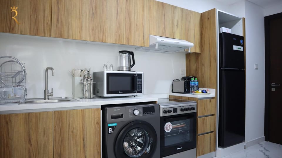 Coffee/tea facilities, Kitchen or kitchenette, dishwasher, minibar, oven, pet friendly, stove, toaster, washing machine, dryer