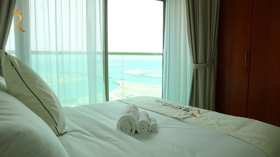 Bed, Natural landscape, Photo of the whole room, Bedroom, towels