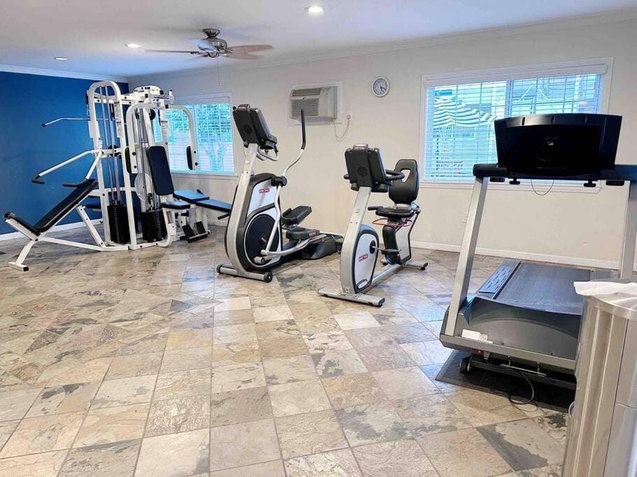 Spacious South Bay Condo Apartment in Torrance