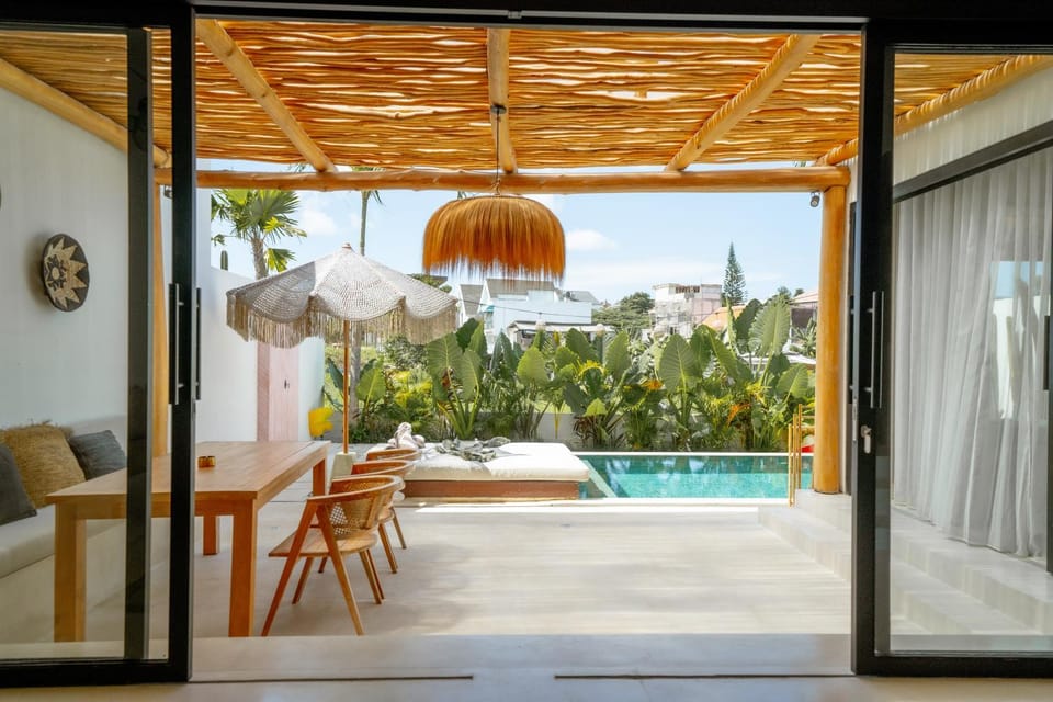 Seating area, Swimming pool
