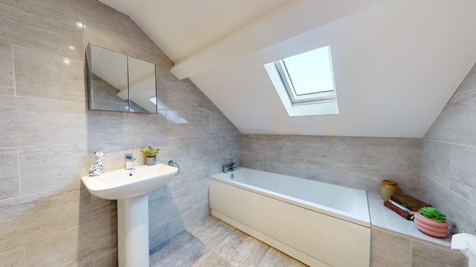 Bathroom, Bath