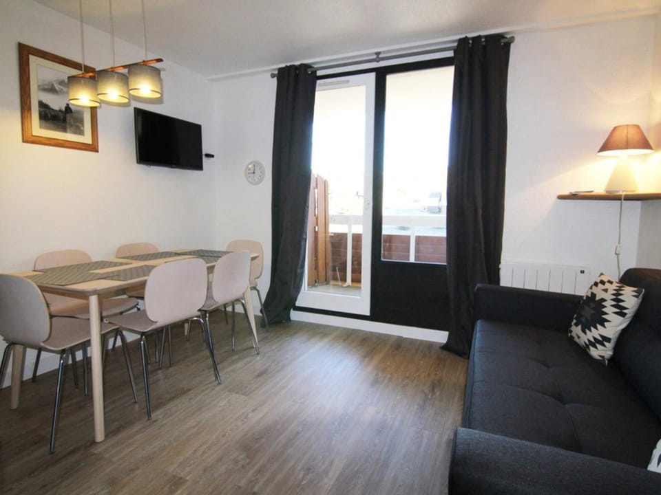 Appartement cosy avec balcon, piscine et sauna - Idéalement situé près des pistes - L'Alpe d'Huez - FR-1-405-358 Apartment in Huez