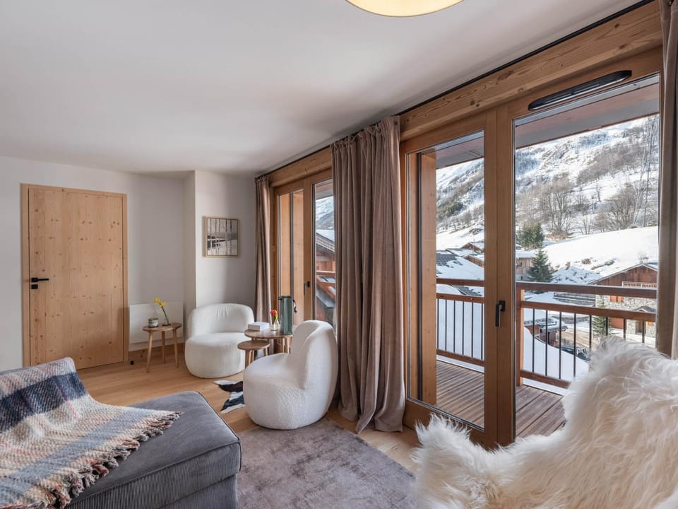 Appartement neuf 3 chambres proche pistes avec parking - FR-1-570-58 Apartment in Les Allues