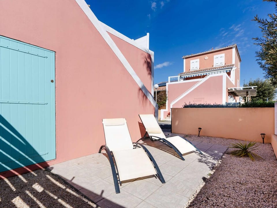 Villa climatisée avec terrasse, cuisine d’été et WIFI – Proche plage à Narbonne - FR-1-409-261 Villa in Narbonne