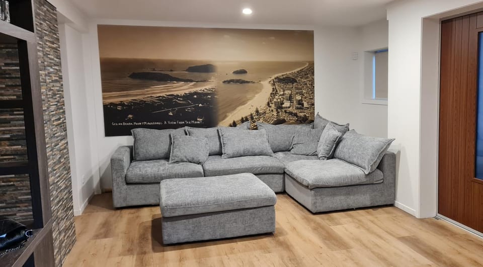 Lounge or bar, Seating area