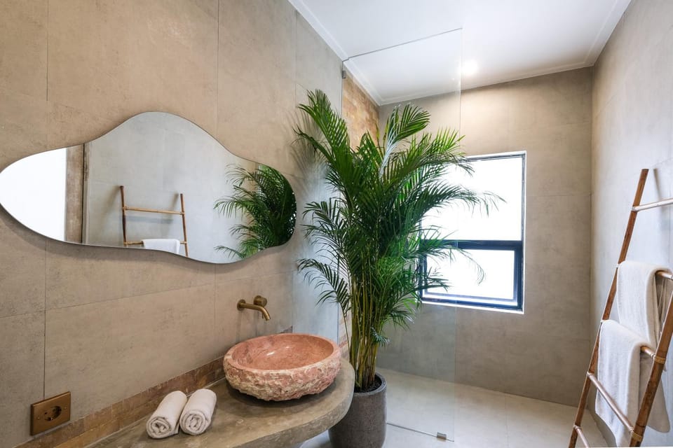 Bathroom, towels