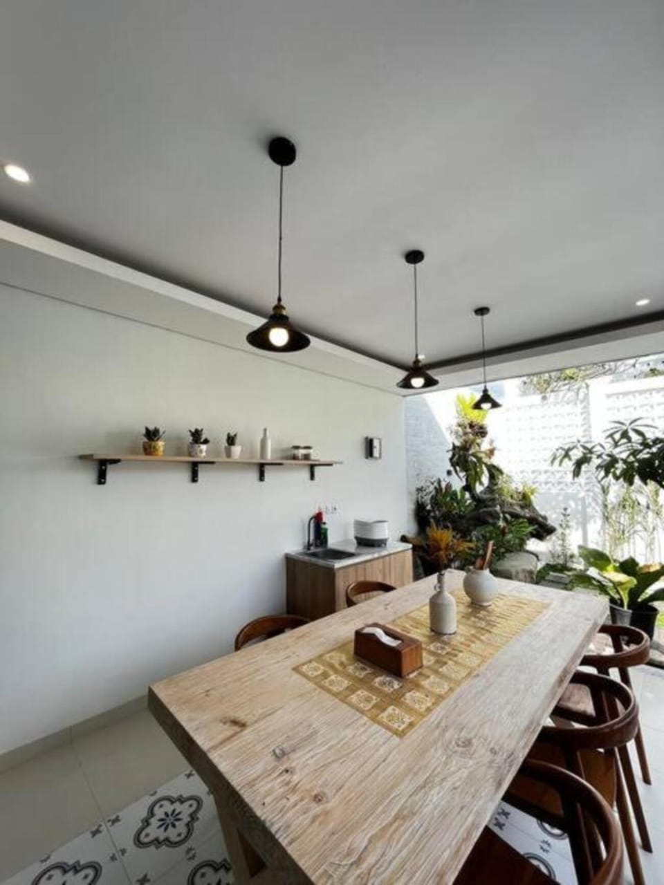 Seating area, Dining area