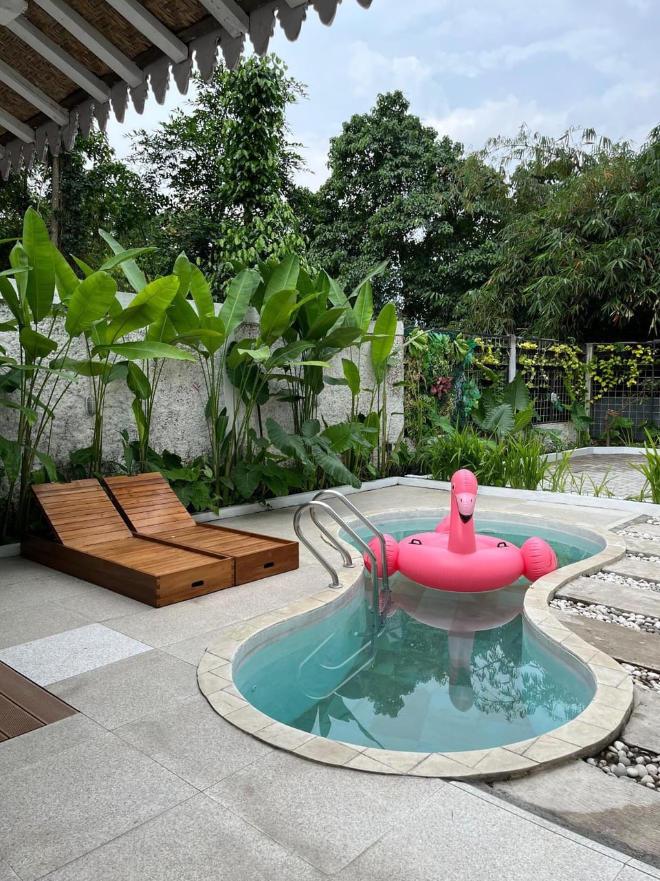 Swimming pool